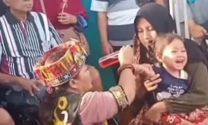 Pengobatan Ibu Ida Dayak Viral di Media Sosial