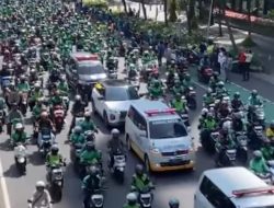 Ribuan Ojol Iringi Pemakaman Affan Kurniawan di TPU Karet Bivak, Driver Tewas Dilindas Rantis Brimob